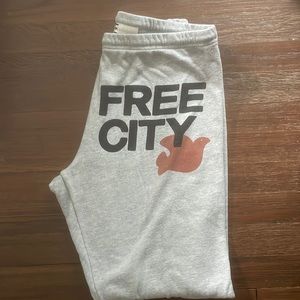 Free City XL grey sweatpants